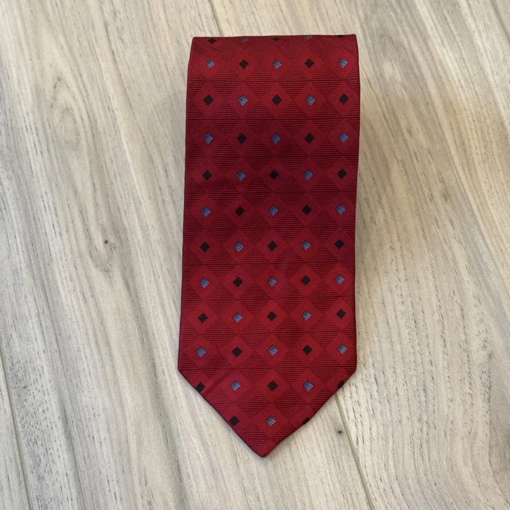 ROBERTO VILLINI MENS TIE RED WITH BLACK WHITE‎ BLUE 4 X 61